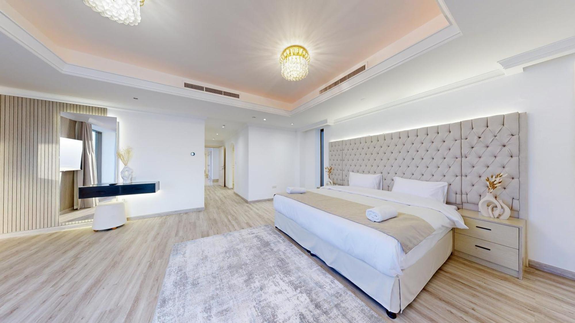Penthouse With Private Pool And Maid Service Dubai