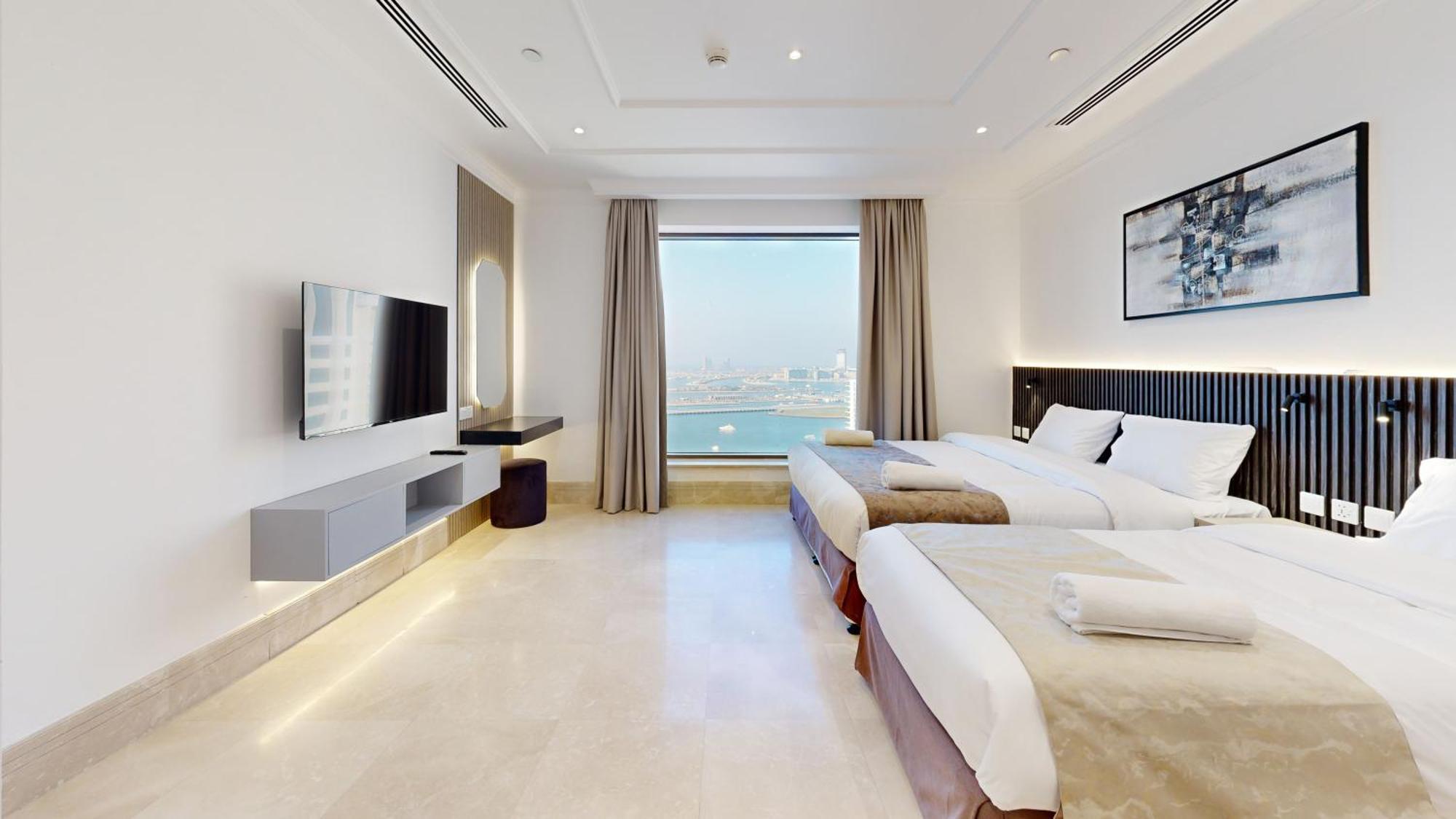 Penthouse With Private Pool And Maid Service