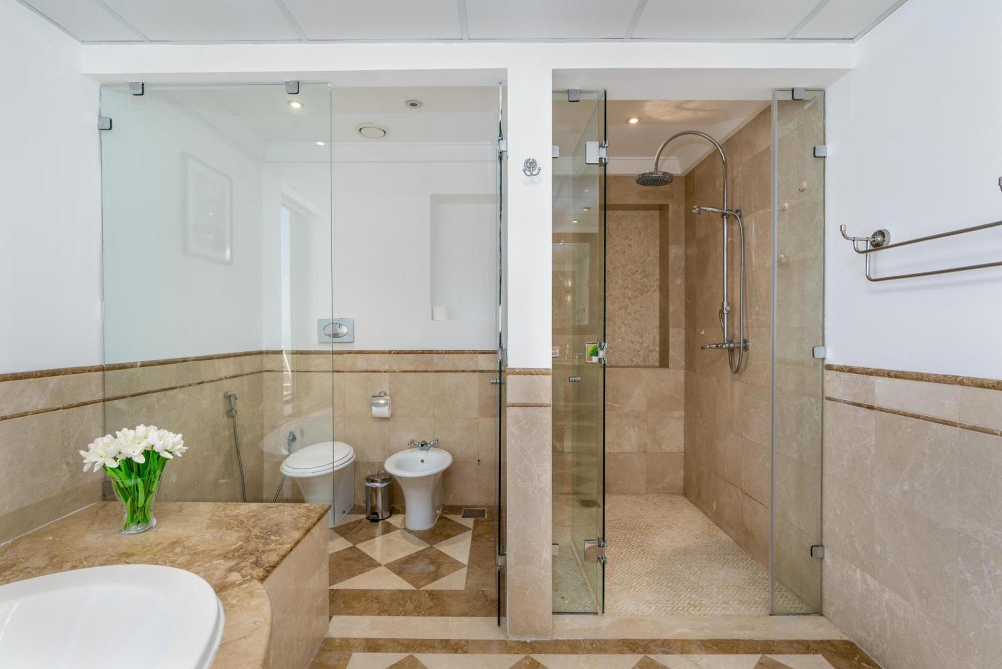 Penthouse With Private Pool And Maid Service