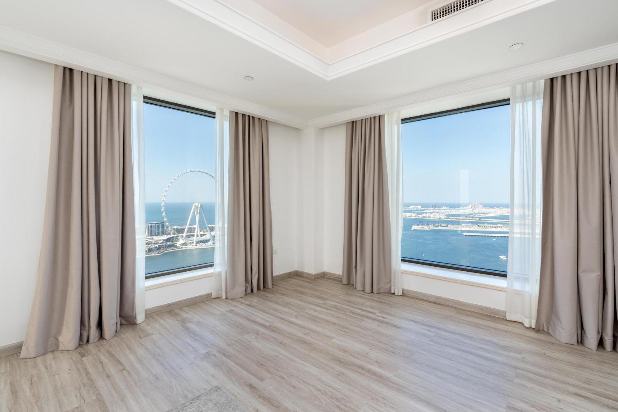 Penthouse With Private Pool And Maid Service Apartment