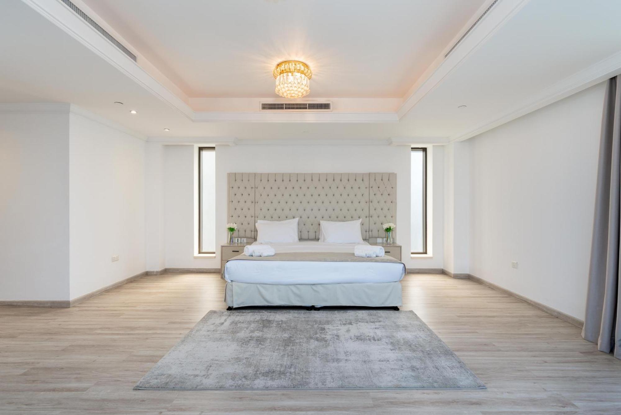 Penthouse With Private Pool And Maid Service *